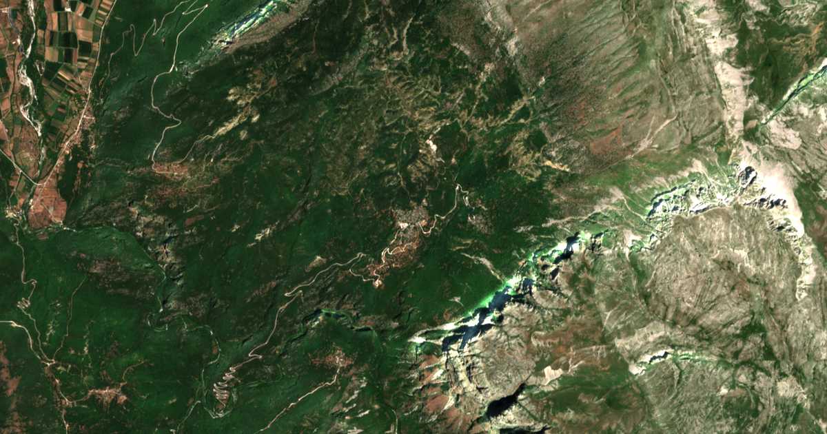 Satelitska karta: Pápigkon