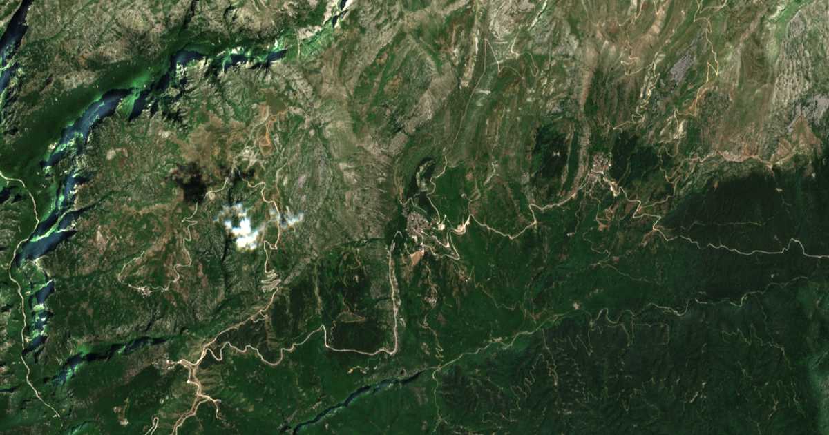 Satelitska karta: Tsepélovon