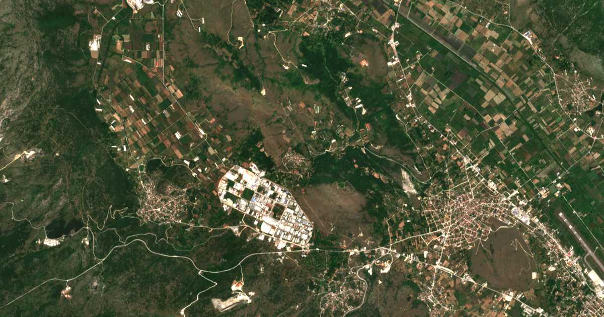 Satelitska karta: Méga Gardíkion