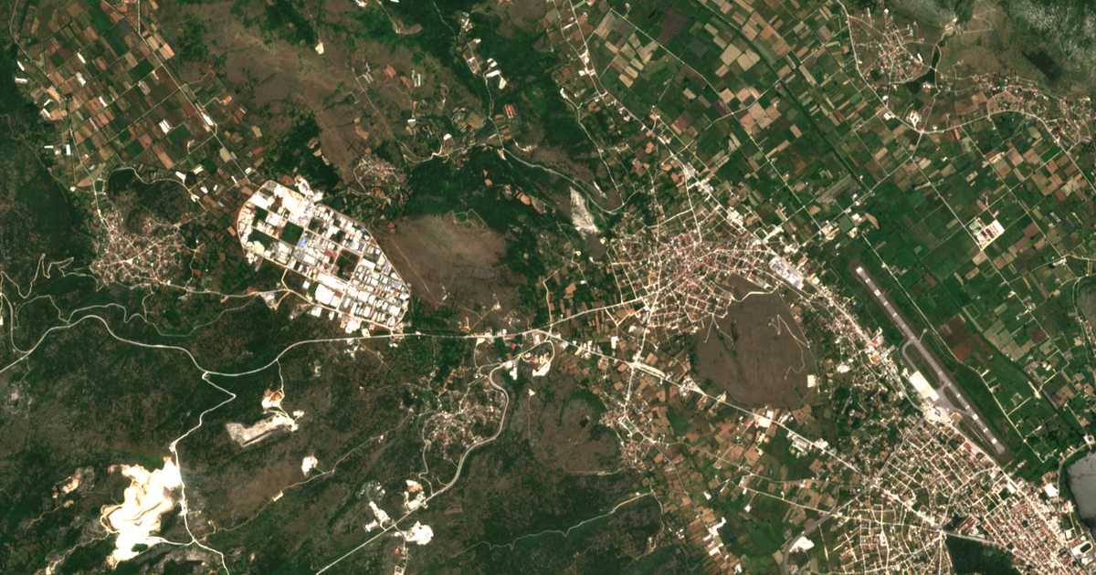 Satelitska karta: Mikró Gardíki