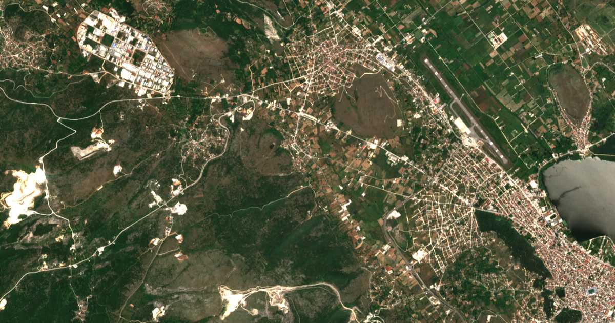 Satelitska karta: Vounoplagiá