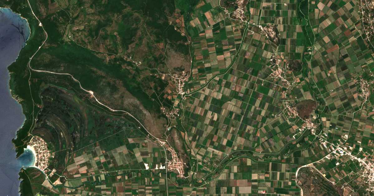 Satelitska karta: Díkorfon