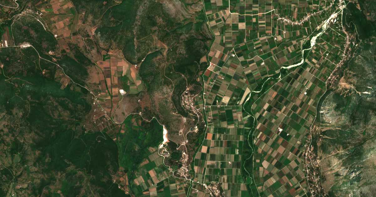 Satelitska karta: Kypséli