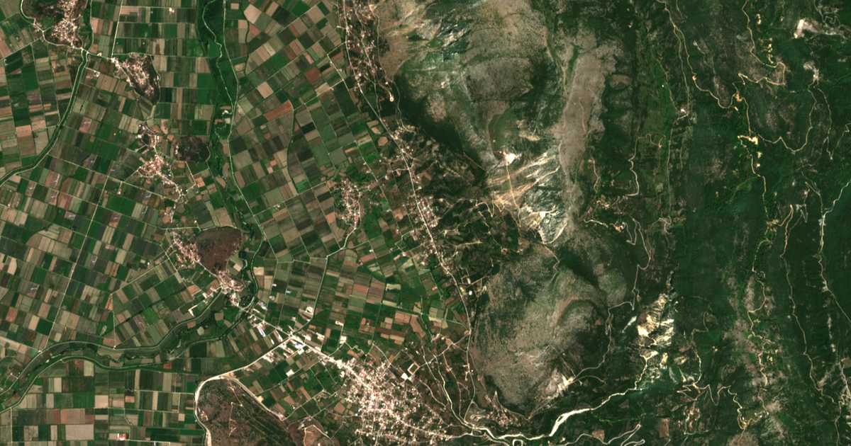 Satelitska karta: Nárkissos