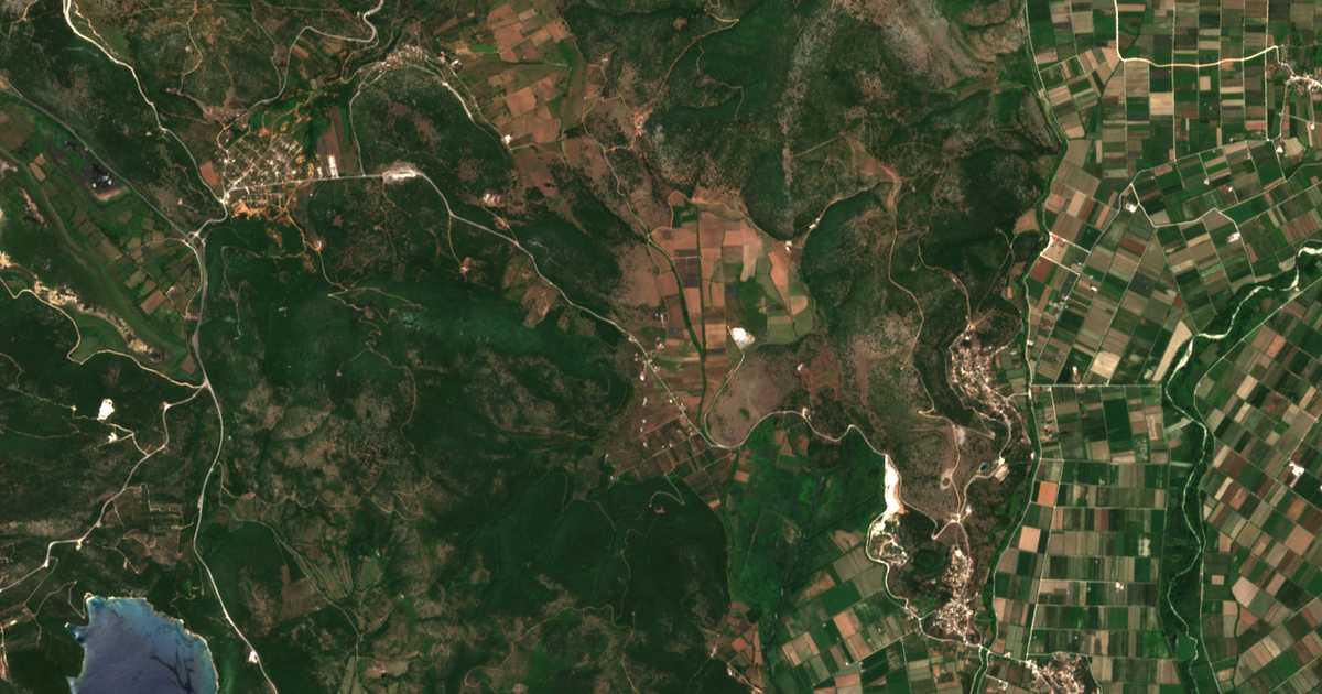 Satelitska karta: Tzára