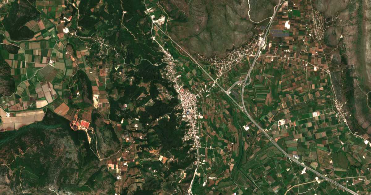 Satelitska karta: Filippiás