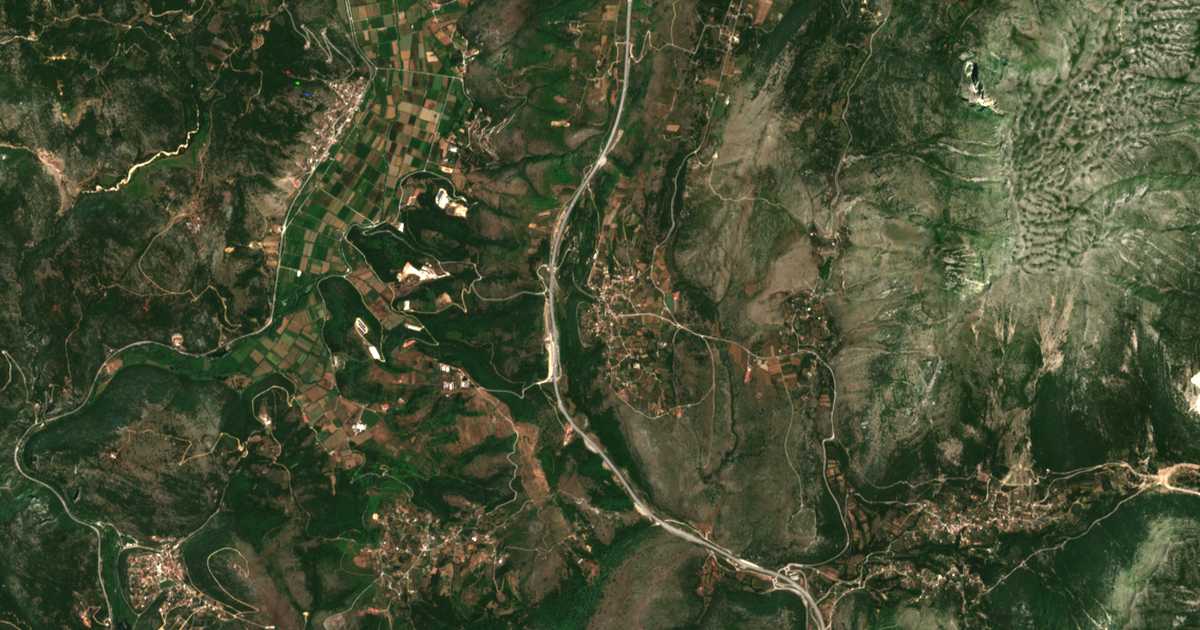 Satelitska karta: Gymnótopos