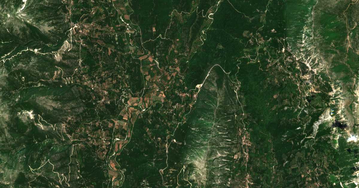 Satelitska karta: Polystáfylon