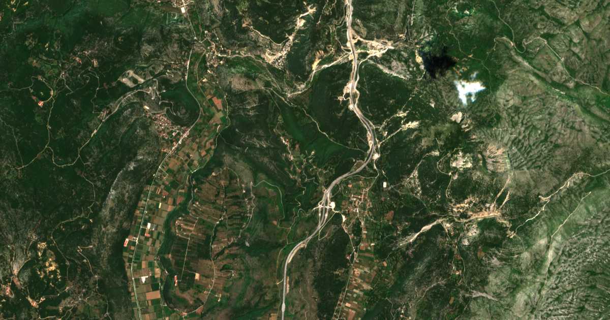 Satelitska karta: Tsagkarópoulon