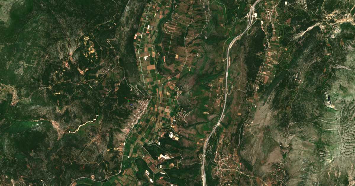 Satelitska karta: Vathý