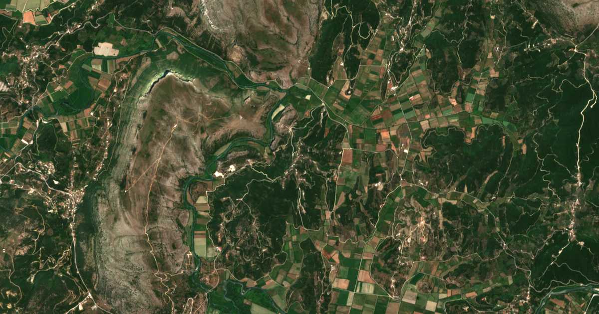 Satelitska karta: Pigadoúlia