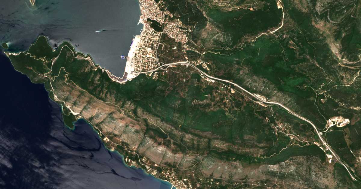 Satelitska karta: Drosiá