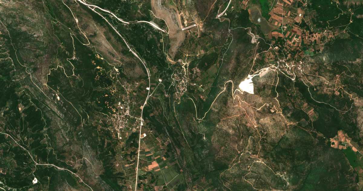 Satelitska karta: Mesovoúnion