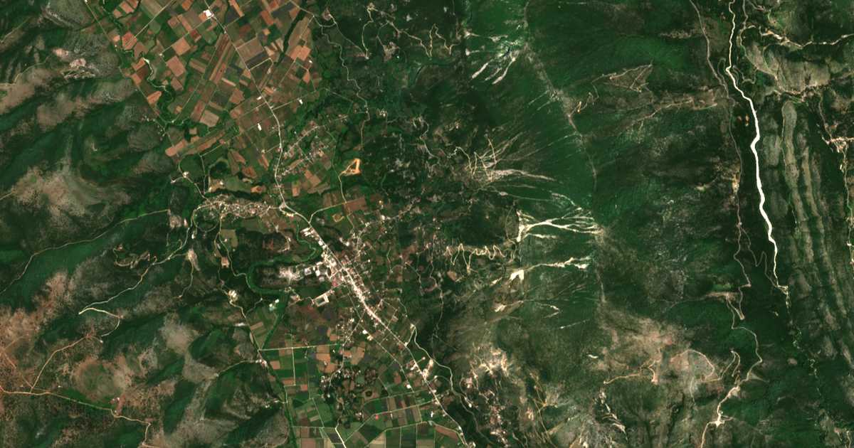 Satelitska karta: Gardíkion