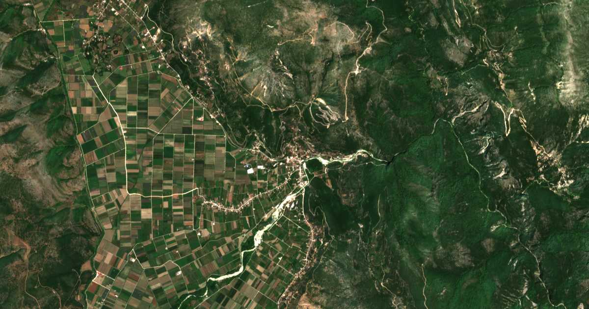 Satelitska karta: Glykí