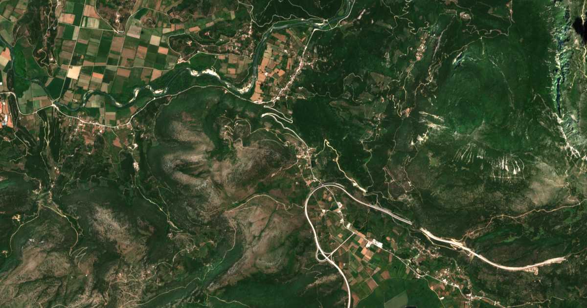 Satelitska karta: Neochórion