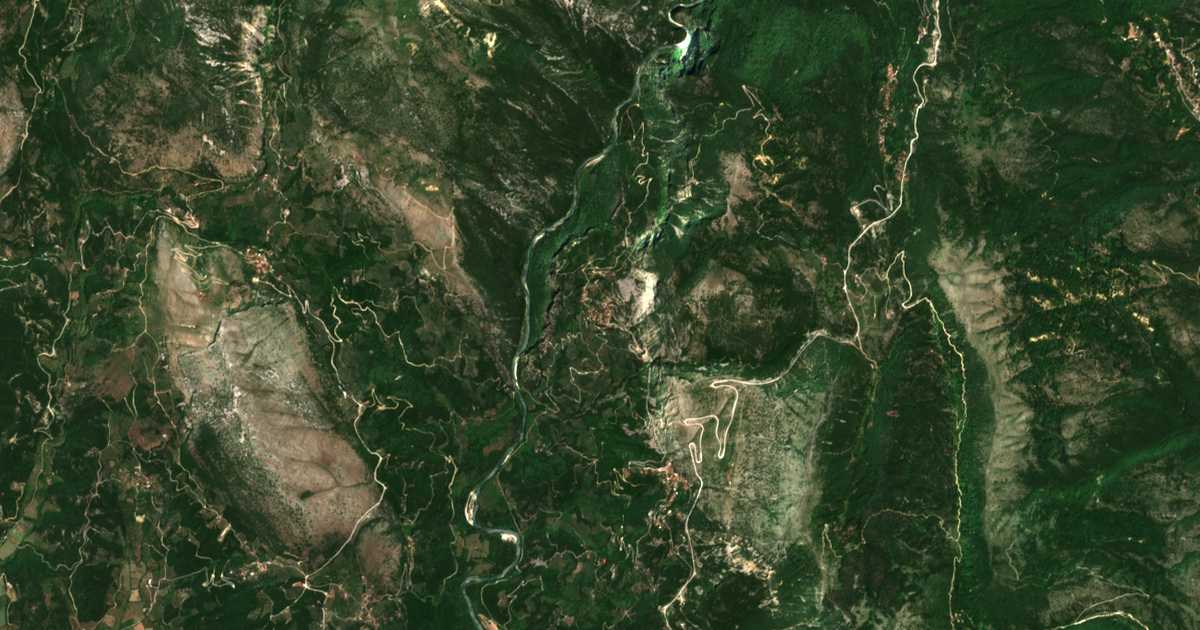 Satelitska karta: Pénte Ekklisíai