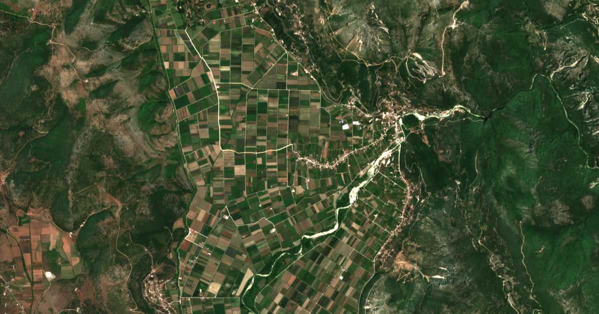 Satelitska karta: Potamiá
