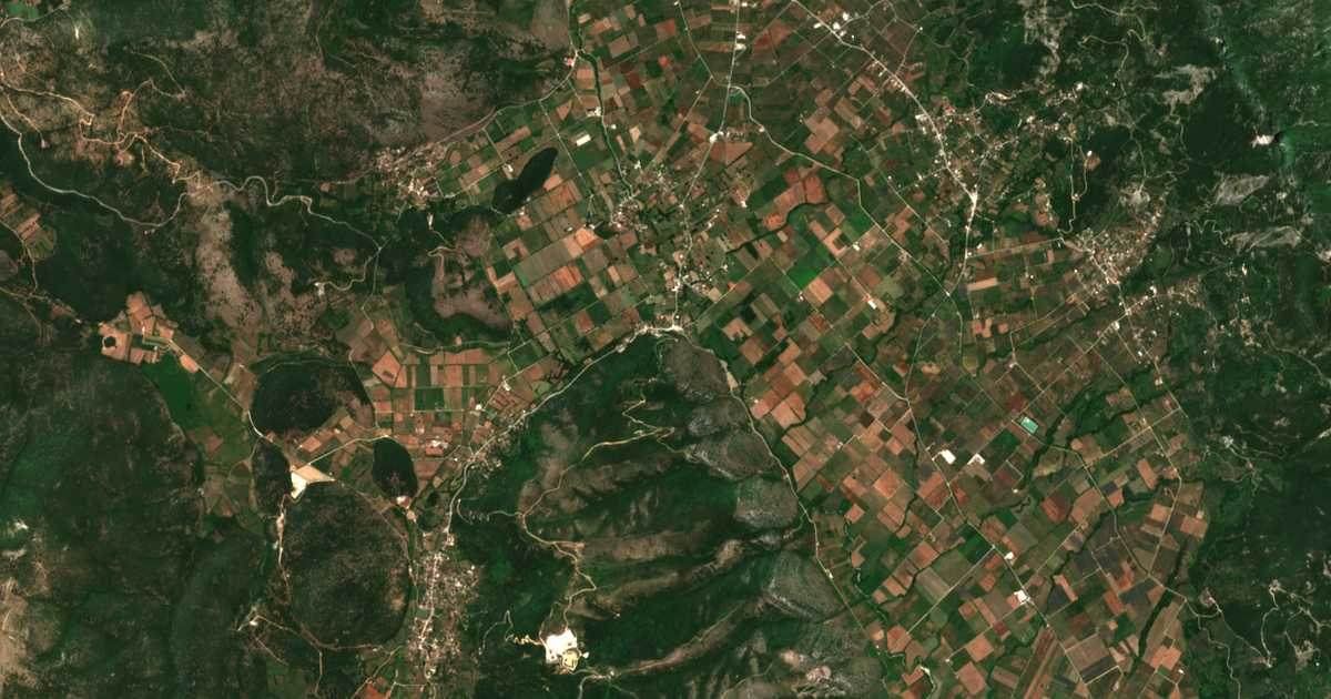 Satelitska karta: Xirólofos