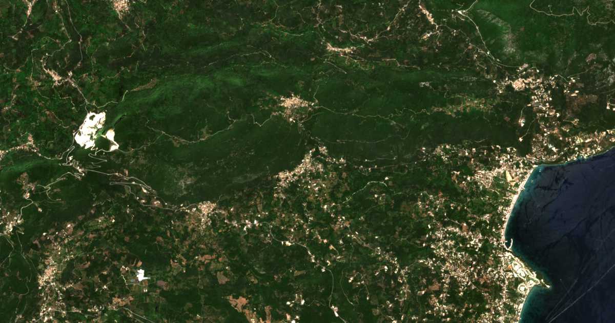 Satelitska karta: Áno Korakiána