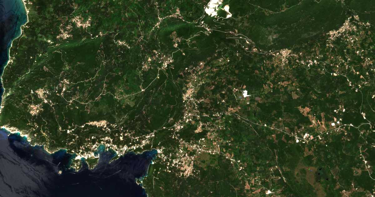Satelitska karta: Doukádes