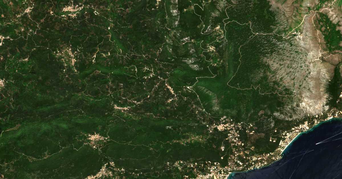 Satelitska karta: Sgourádes