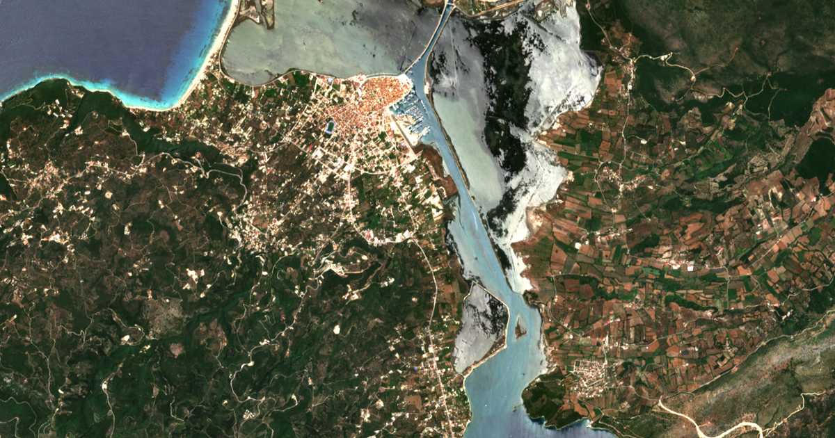 Satelitska karta: Kalligónion