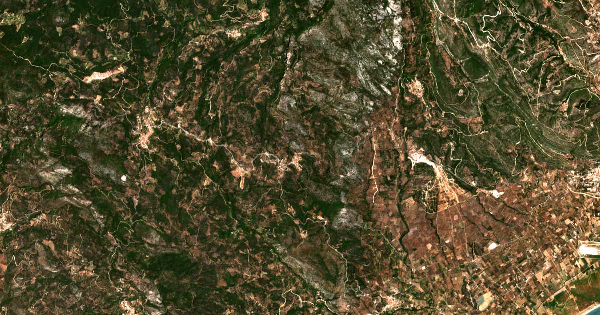 Satelitska karta: Koumaradaíoi