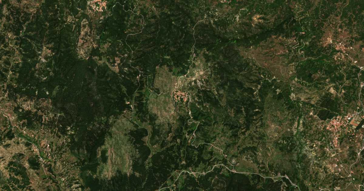 Satelitska karta: Magoúliana