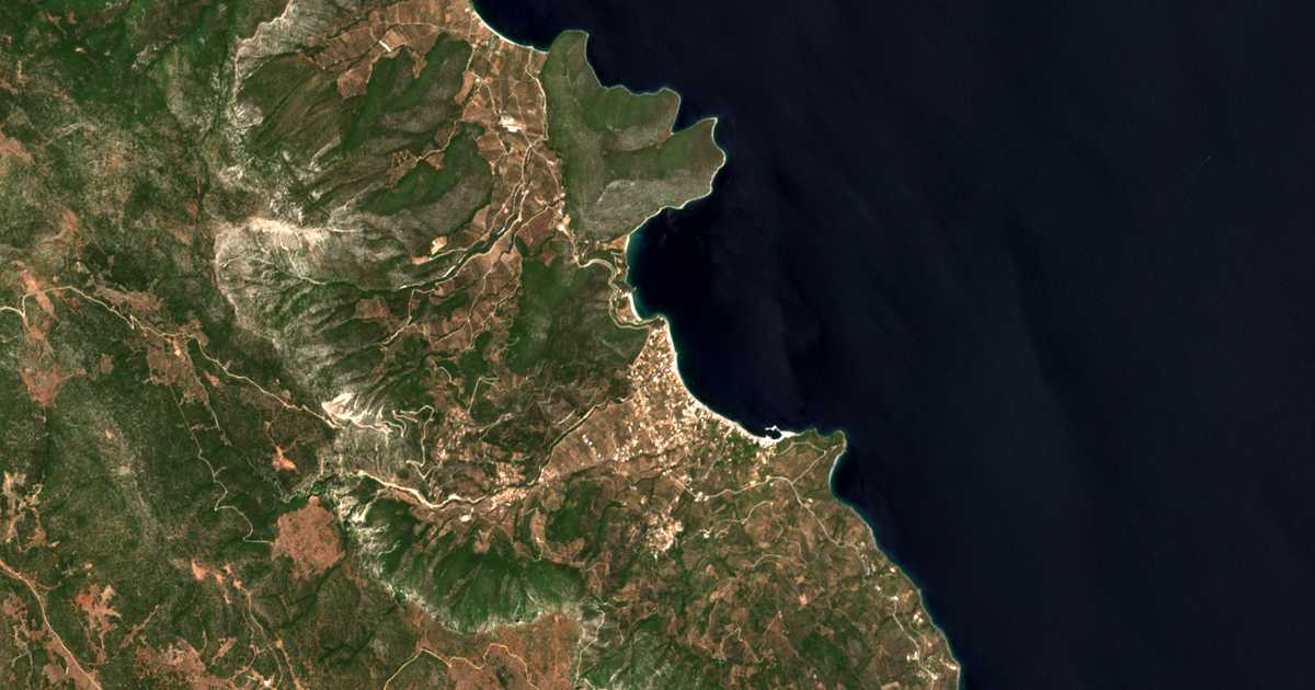 Satelitska karta: Paralía Tyroú