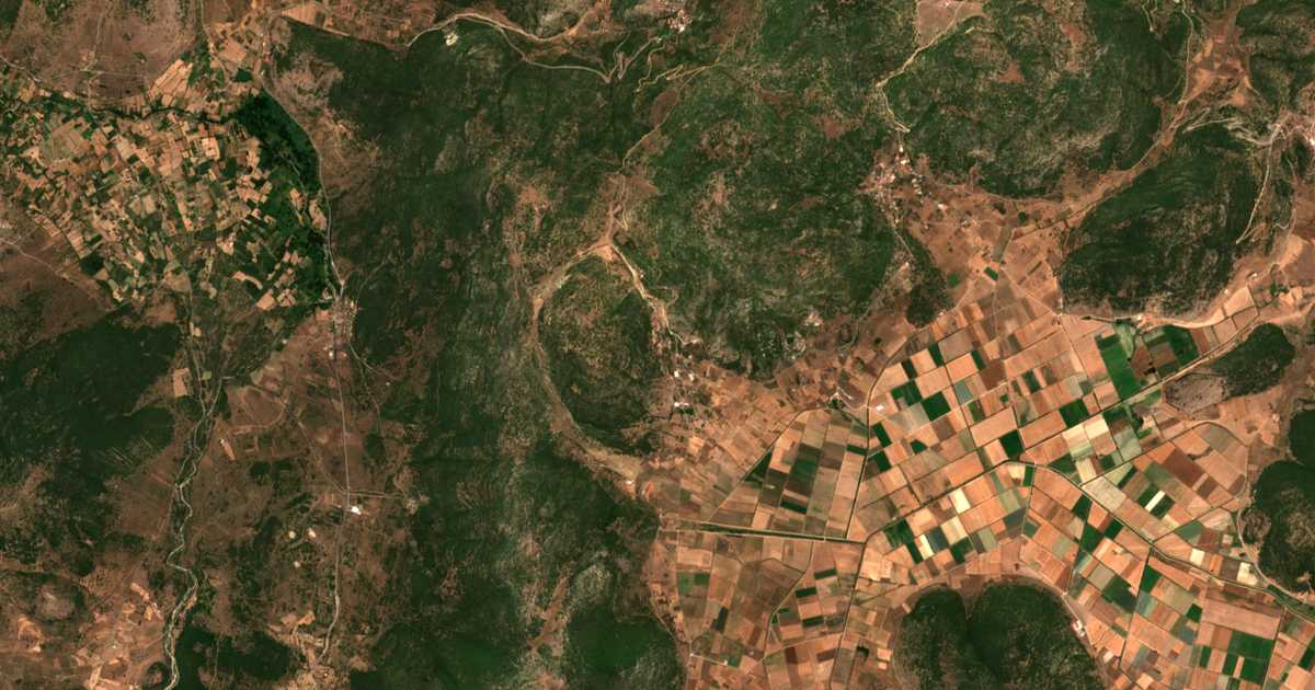 Satelitska karta: Chotoússa
