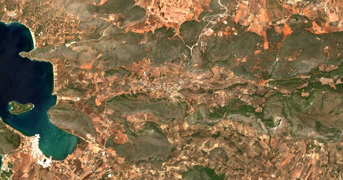 Satelitska karta: Foúrnoi