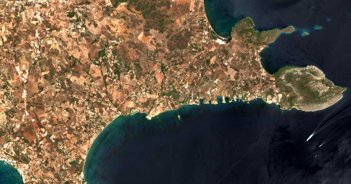 Satelitska karta: Petrothálassa Ermiónis