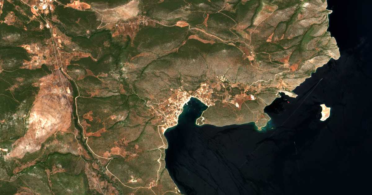 Satelitska karta: Kórfos