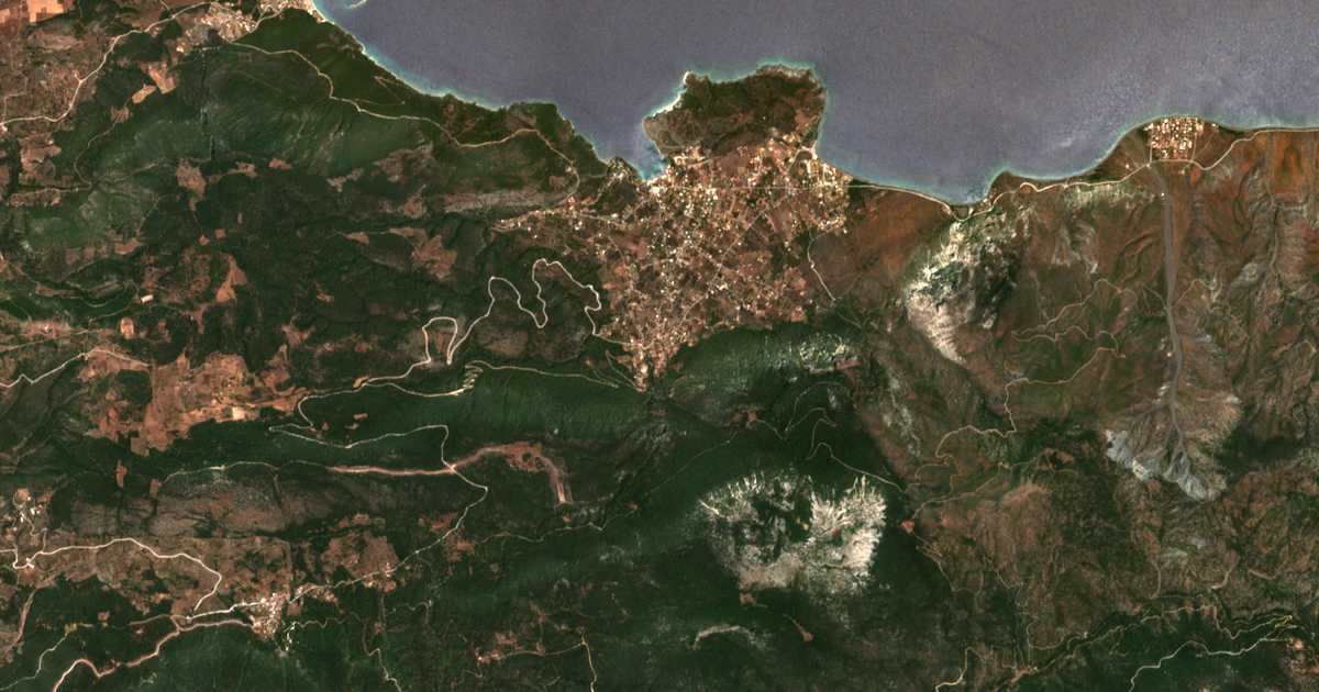 Satelitska karta: Schínos