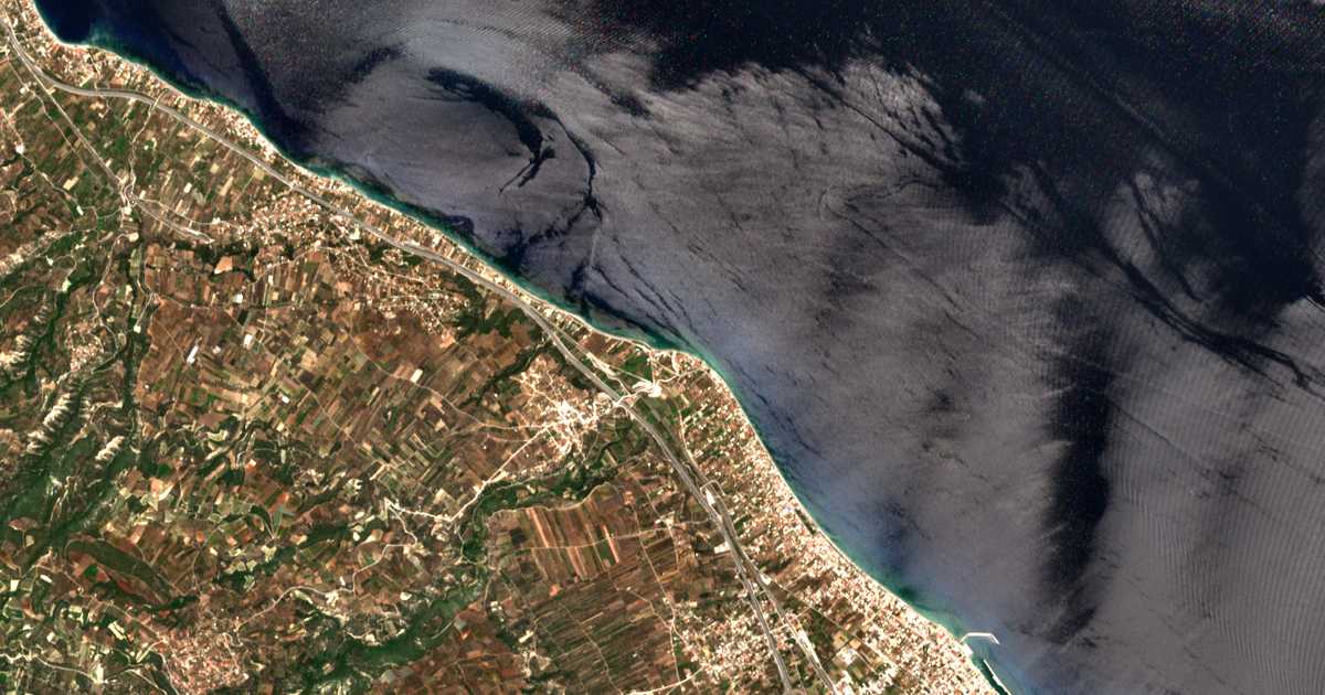 Satelitska karta: Paralía