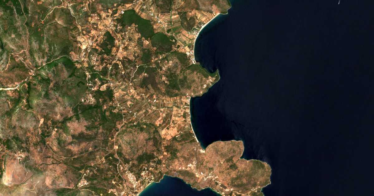 Satelitska karta: Kamáres