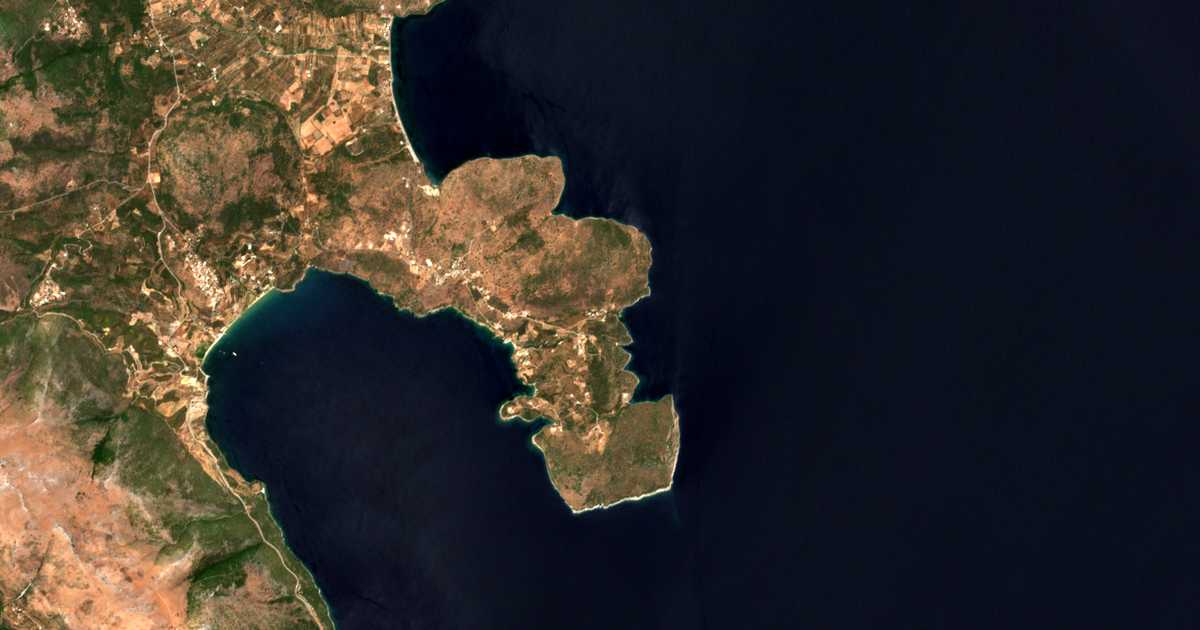Satelitska karta: Paganéa