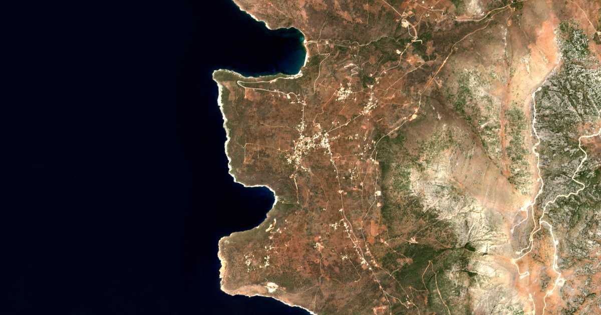 Satelitska karta: Pýrgos Diroú
