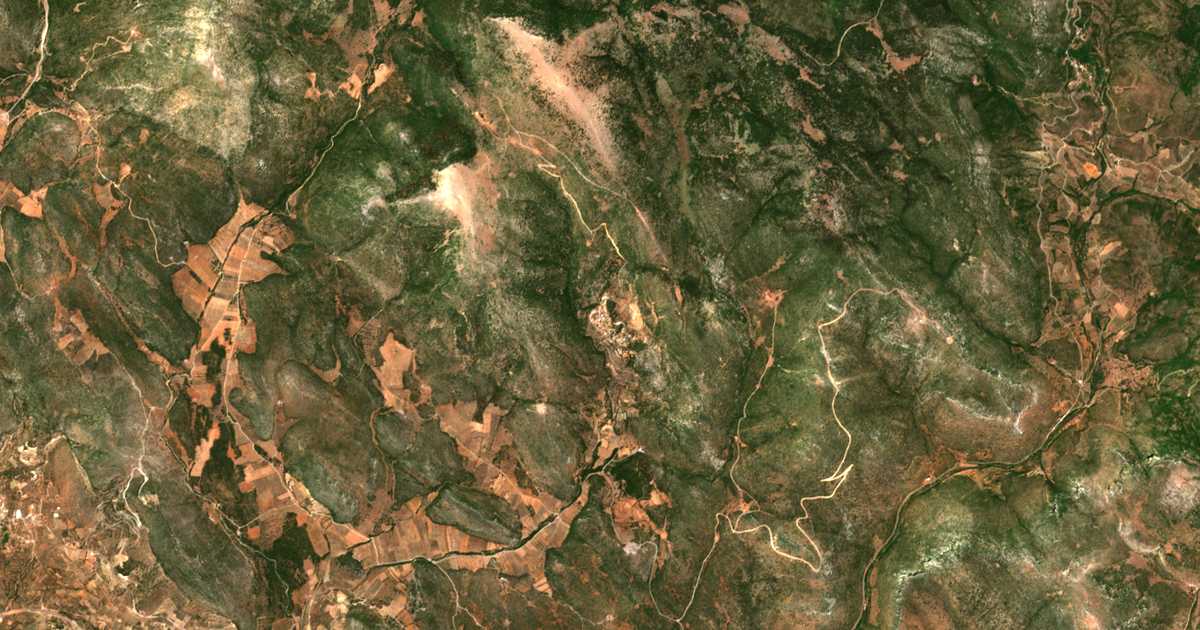 Satelitska karta: Karítsa