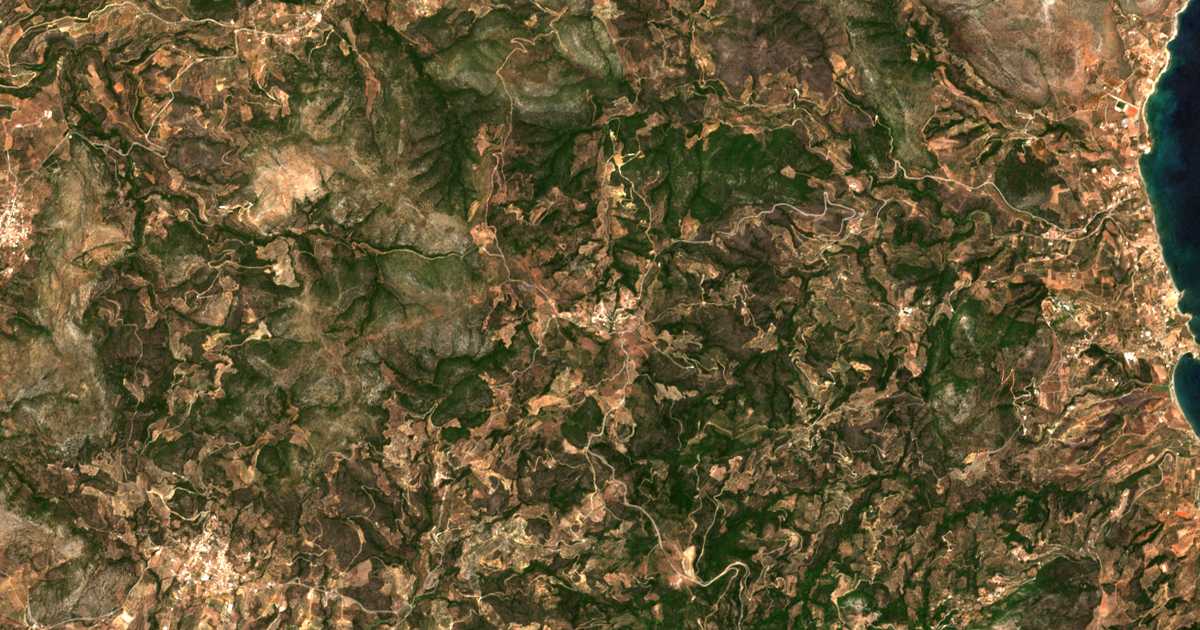 Satelitska karta: Lirá