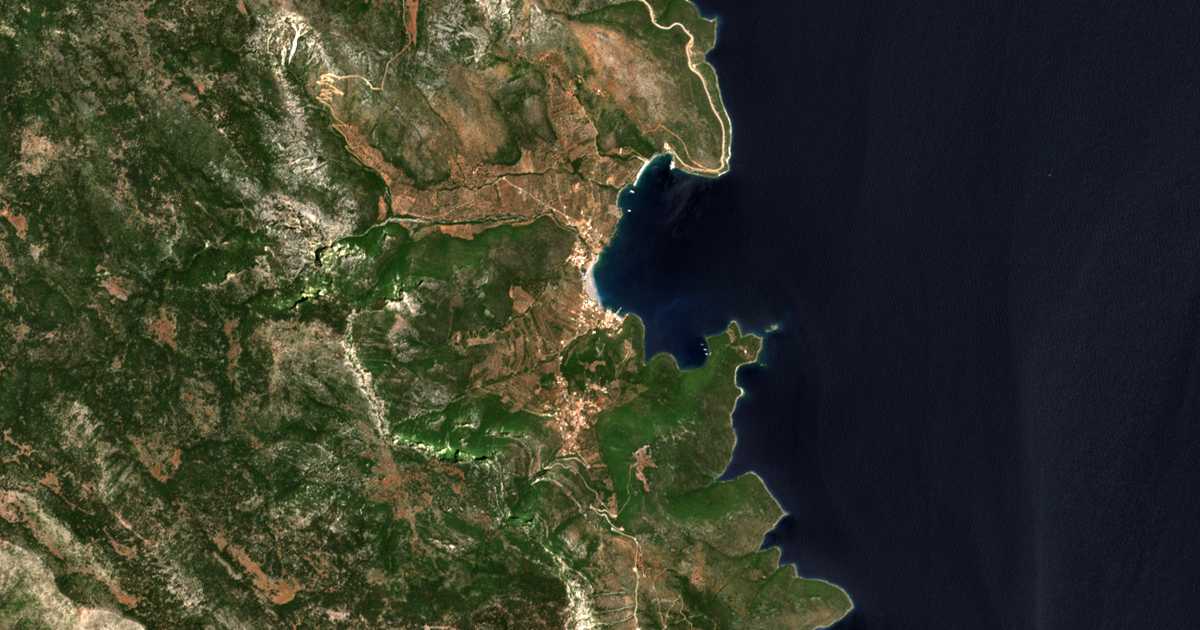 Satelitska karta: Paralía