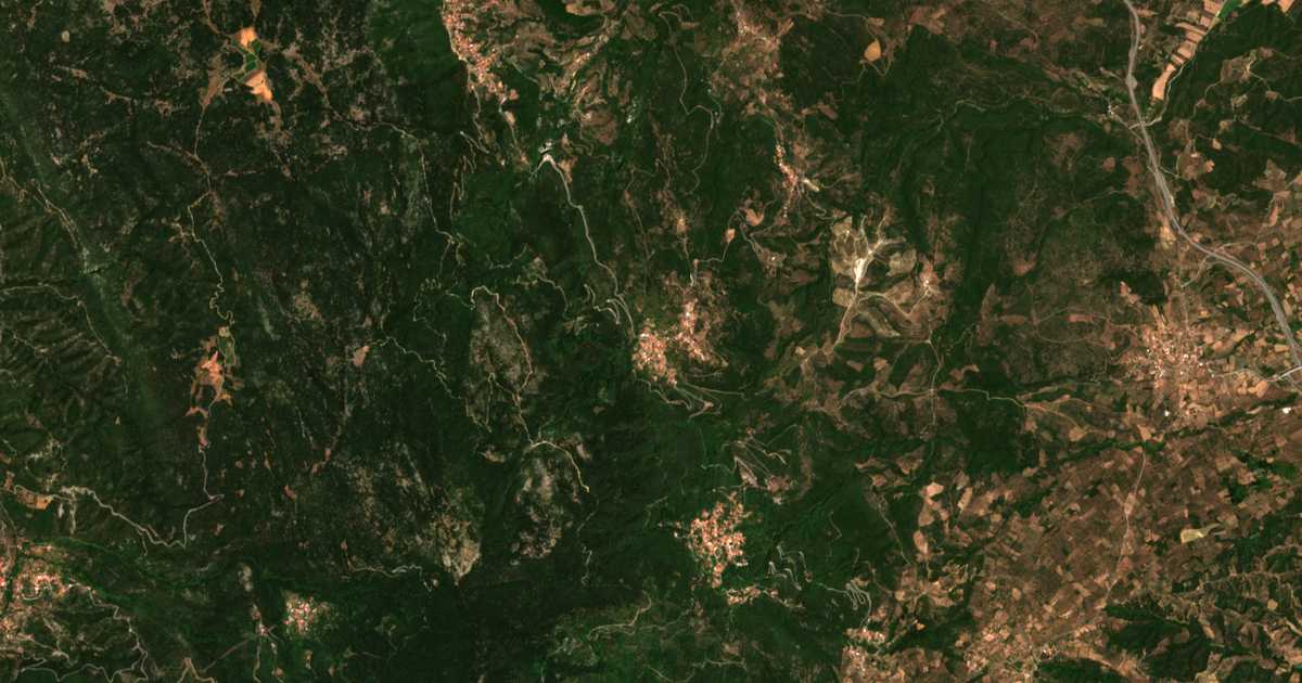 Satelitska karta: Agóriani