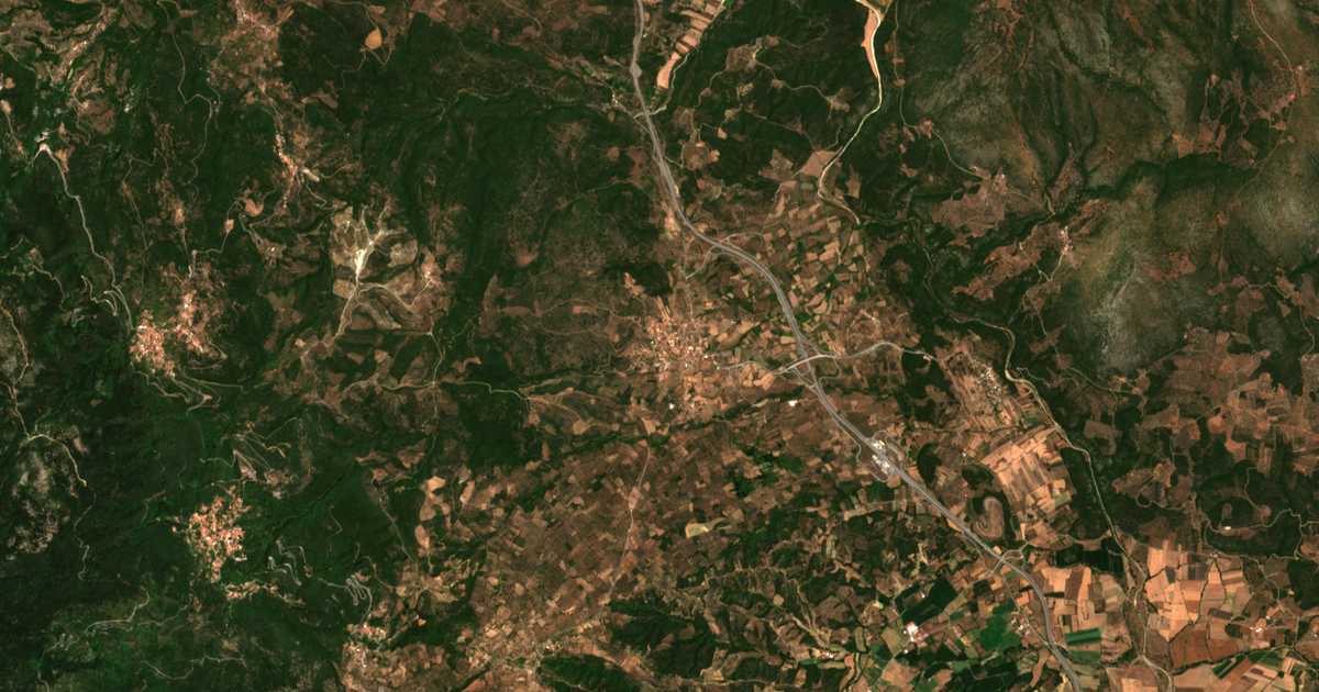 Satelitska karta: Pellána