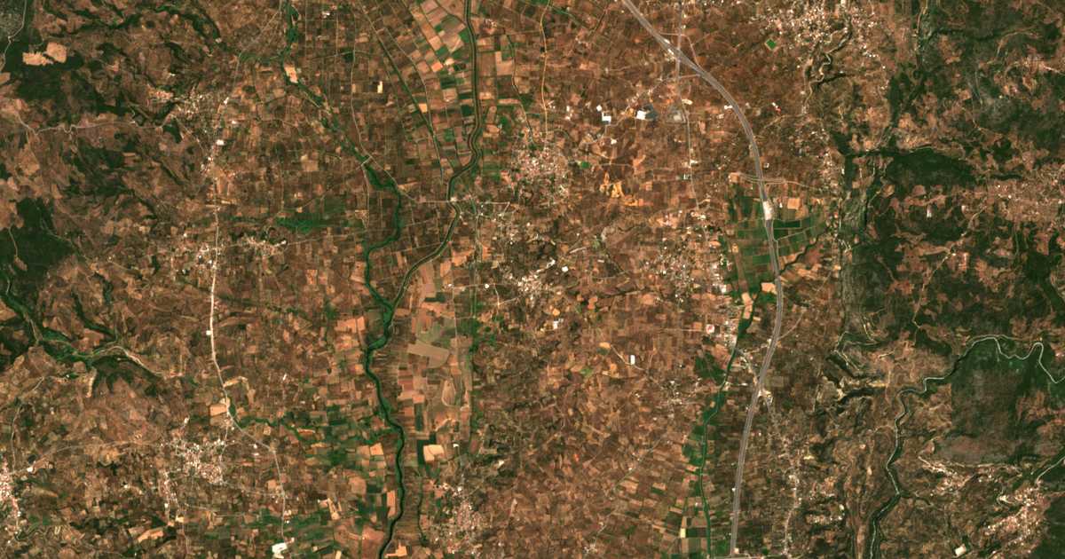 Satelitska karta: Alónia