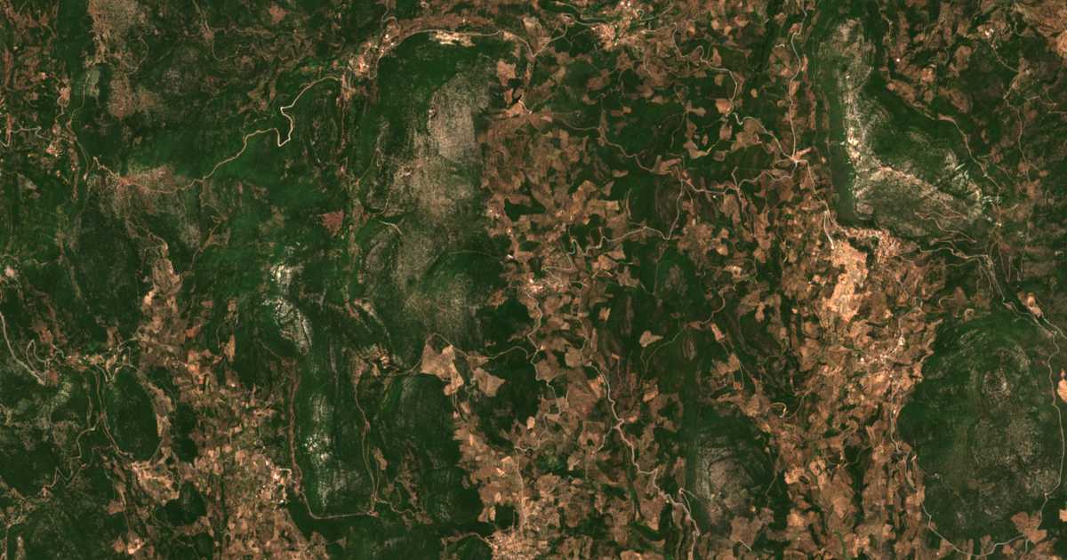 Satelitska karta: Petrálona