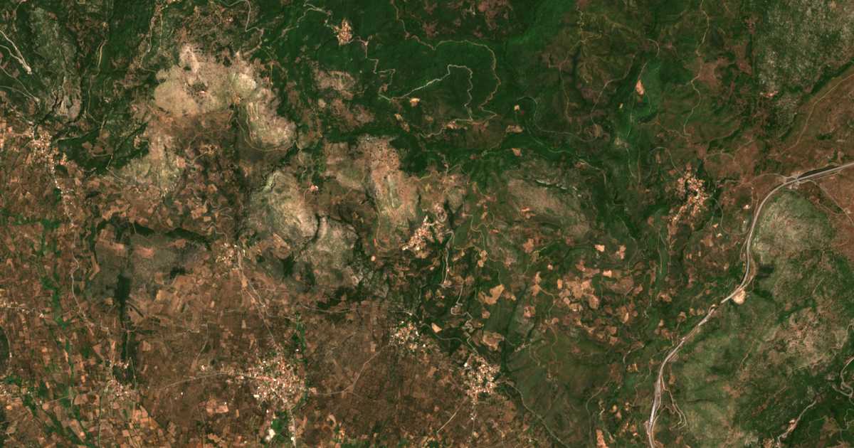 Satelitska karta: Karnásion