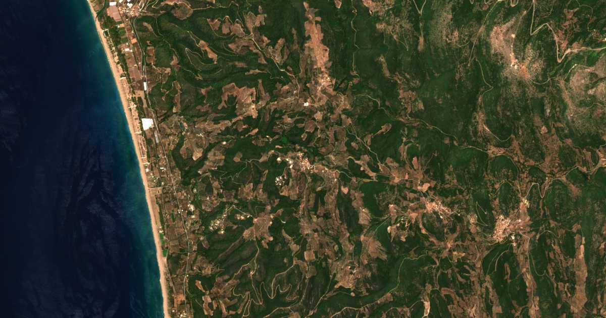 Satelitska karta: Agalianí