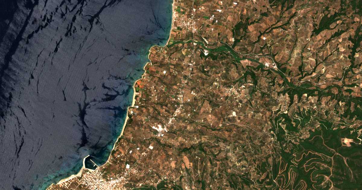 Satelitska karta: Mávri Límna