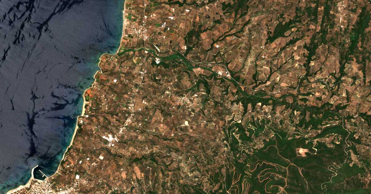 Satelitska karta: Ráchai